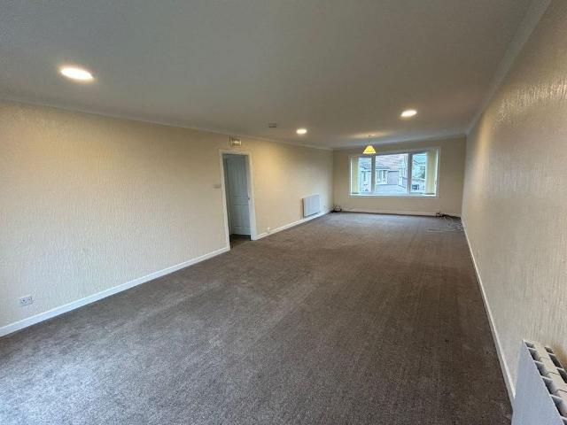 3 bedroom flat to rent