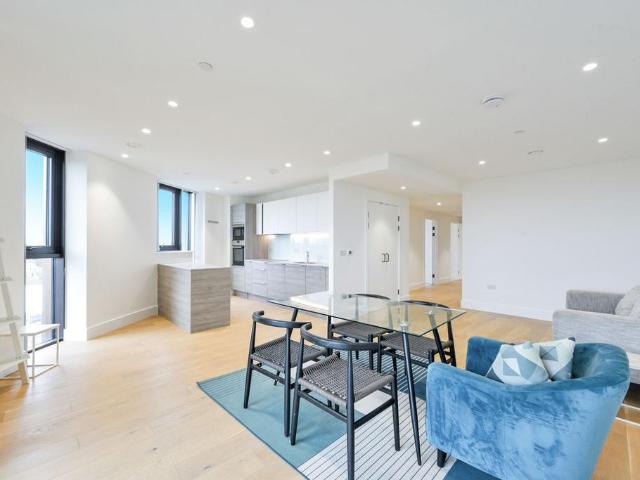 3 bedroom flat to rent