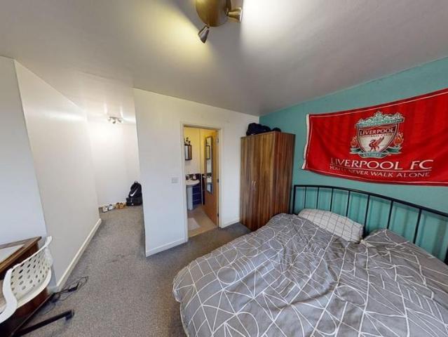 3 bedroom flat to rent