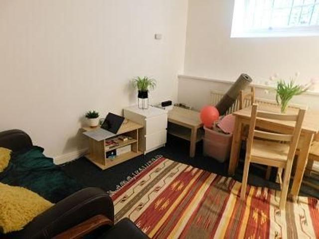 3 bedroom flat to rent