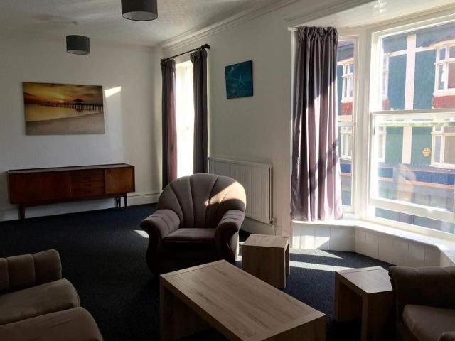 3 bedroom flat to rent