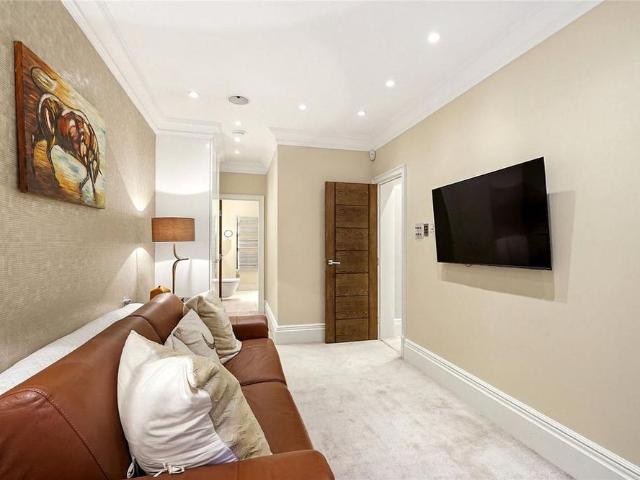3 bedroom flat to rent
