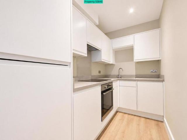 3 bedroom flat to rent
