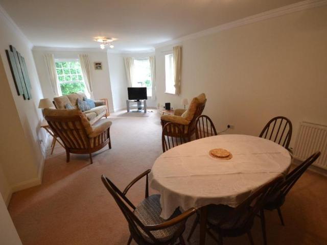 3 bedroom flat to rent