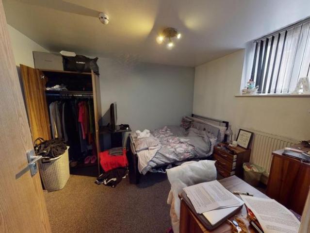 3 bedroom flat to rent