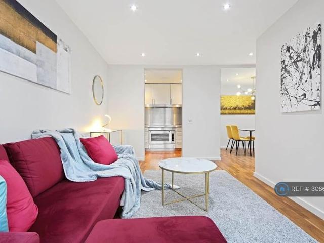3 bedroom flat to rent