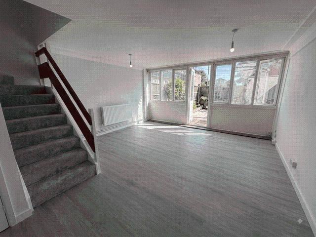 3 bedroom flat to rent