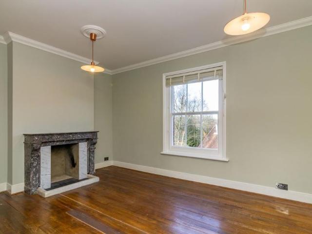 3 bedroom flat to rent
