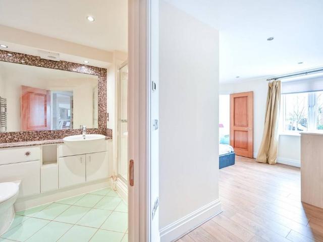 3 bedroom flat to rent
