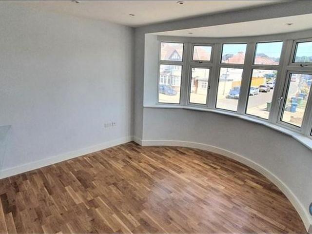 3 bedroom flat to rent