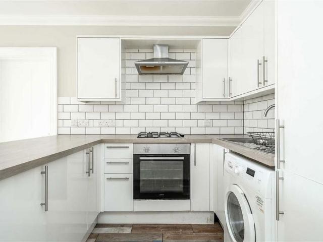 3 bedroom flat to rent