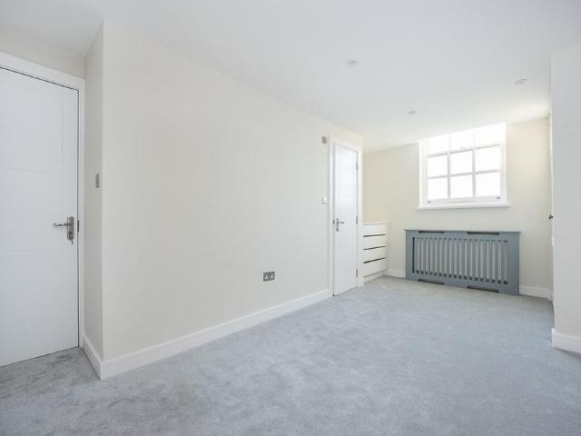 3 bedroom flat to rent
