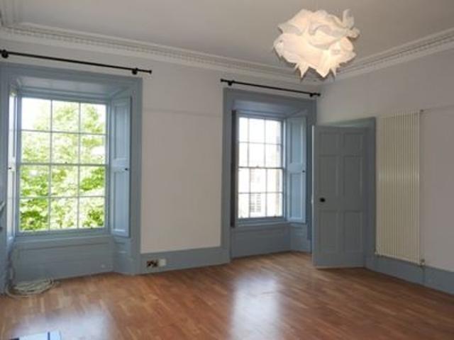3 bedroom flat to rent