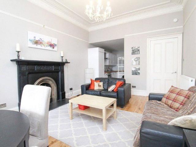 3 bedroom flat to rent