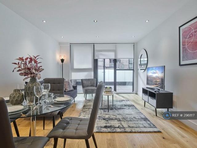 3 bedroom flat to rent