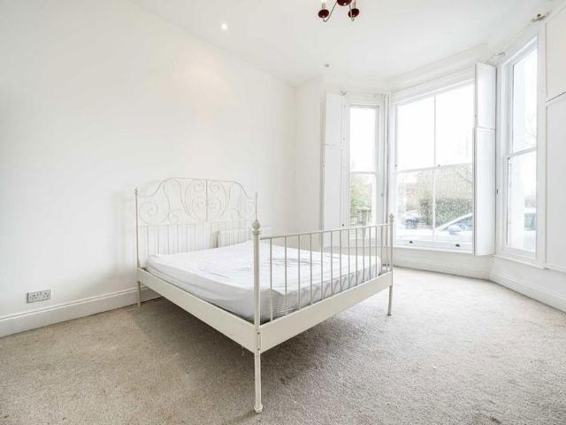 3 bedroom flat to rent