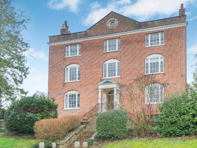 3 bedroom flat to rent