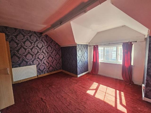 3 bedroom flat to rent