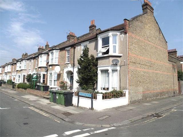 3 bedroom flat to rent