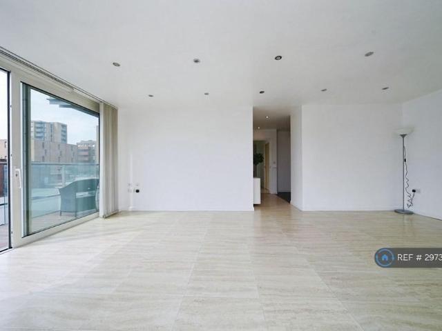 3 bedroom flat to rent