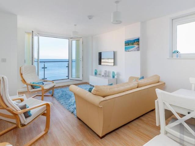 3 bedroom flat to rent