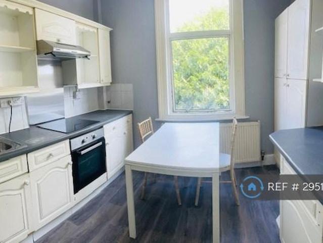 3 bedroom flat to rent