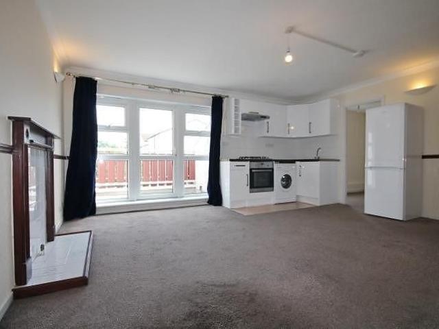 3 bedroom flat to rent