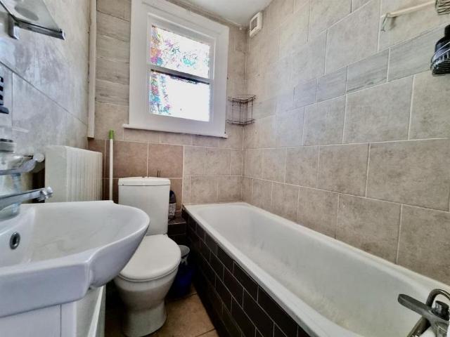 3 bedroom flat to rent