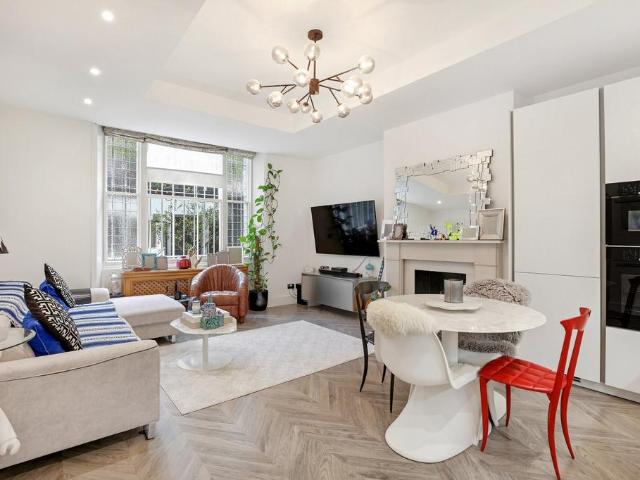 3 bedroom flat to rent