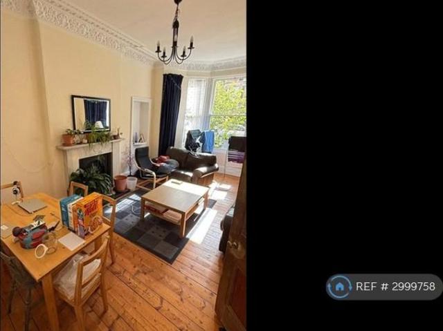 3 bedroom flat to rent