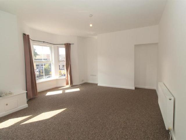 3 bedroom flat to rent