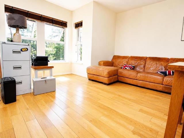 3 bedroom flat to rent