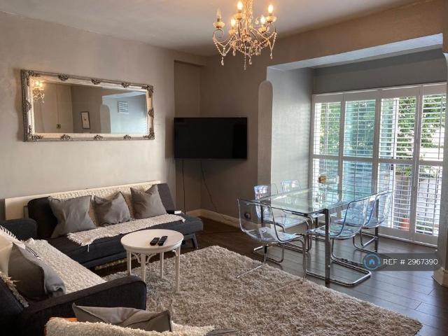 3 bedroom flat to rent