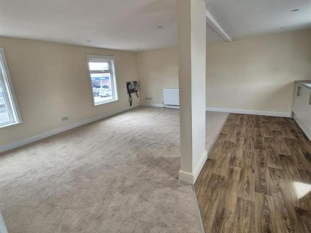 3 bedroom flat to rent