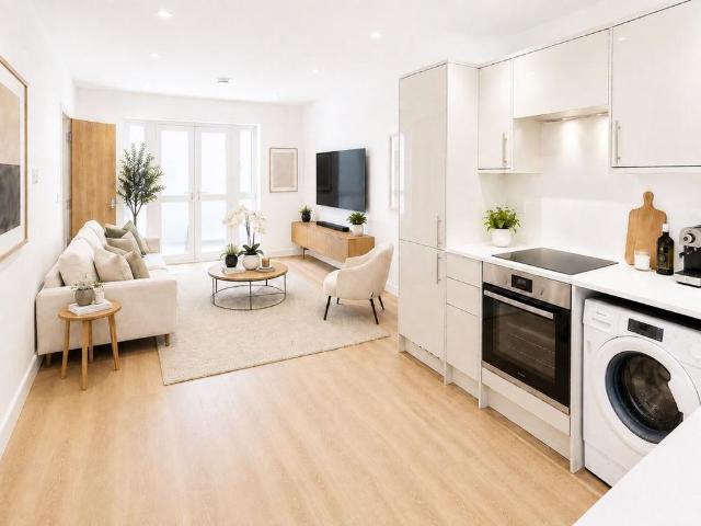 3 bedroom flat to rent