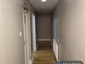 3 bedroom flat to rent