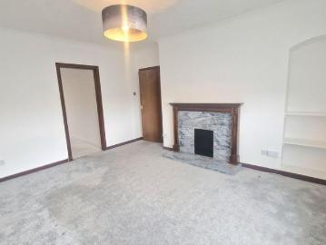 3 bedroom flat to rent