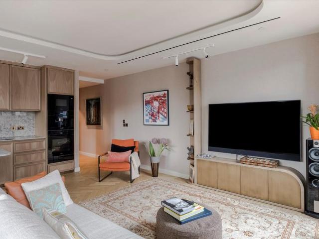 3 bedroom flat to rent