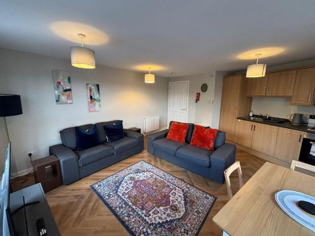 3 bedroom flat to rent