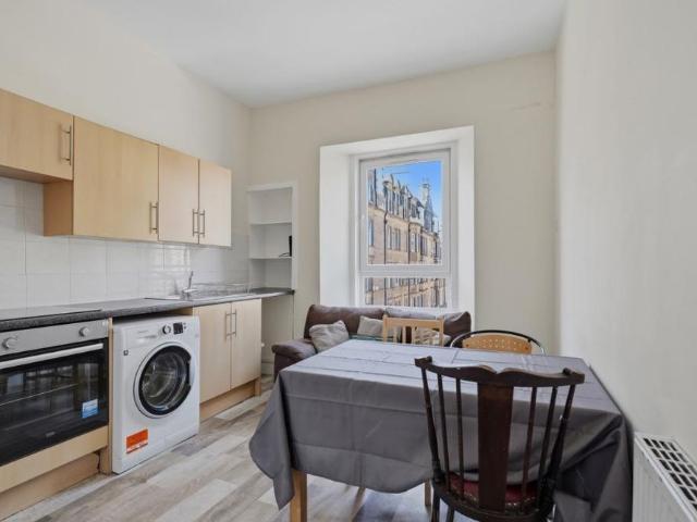 3 bedroom flat to rent