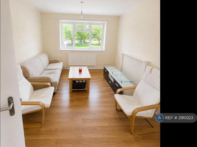 3 bedroom flat to rent