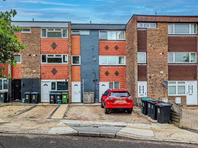 3 bedroom flat to rent