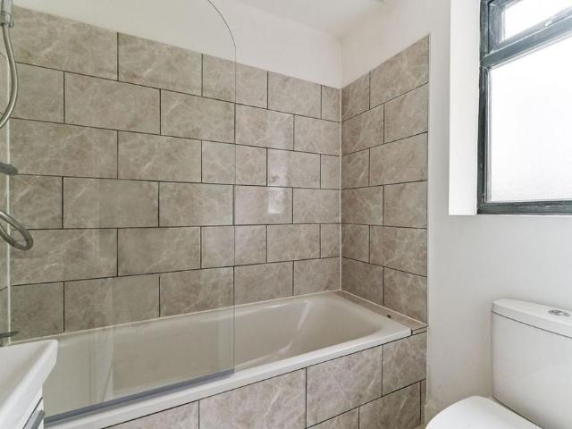 3 bedroom flat to rent