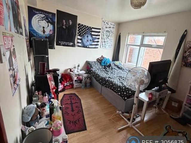 3 bedroom flat to rent