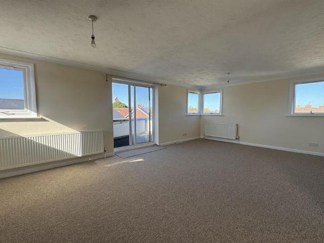 3 bedroom flat to rent