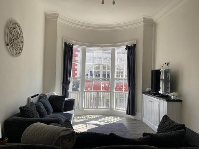 3 bedroom flat to rent