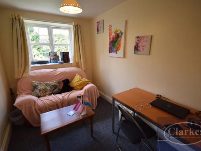 3 bedroom flat to rent