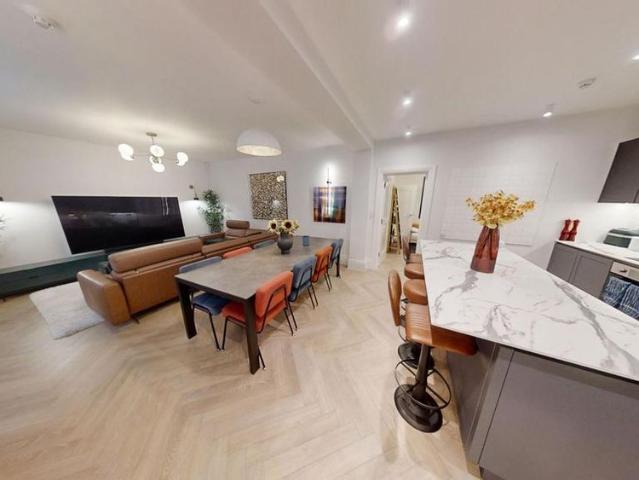 3 bedroom flat to rent