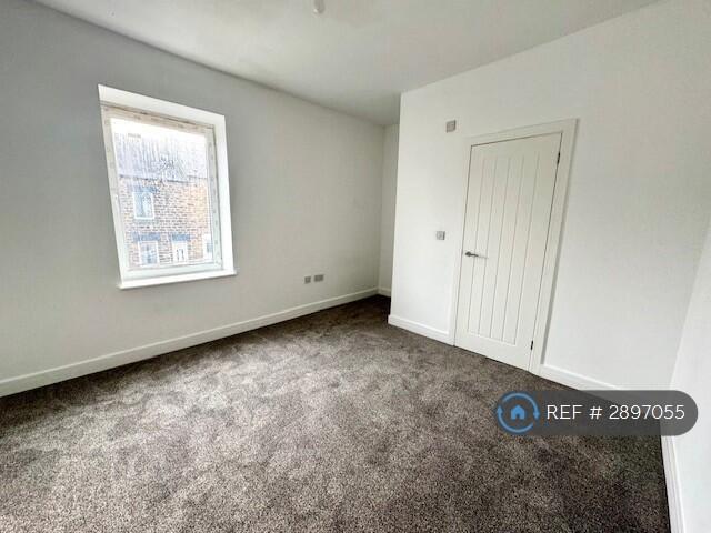 3 bedroom flat to rent