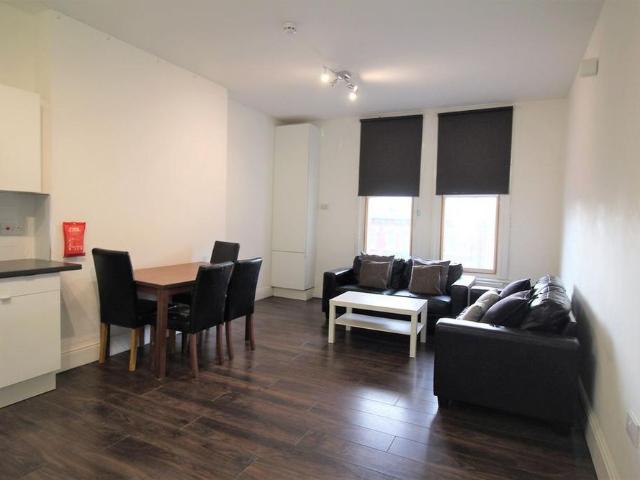 3 bedroom flat to rent